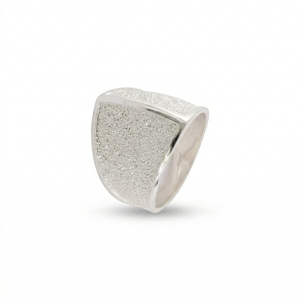 Silver ring 1536646